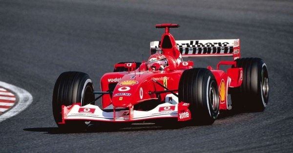 Тук отново се опитваме да различим величието от величието. Ерата на Ferrari от 2000-2004 г. беше още една от онези, които наистина могат да бъдат определени само като такива. И все пак има една кола, която се отличава от останалите. Може да е F2004, която спечели 15 състезания от общо 18, включително 12 от първите 13 кръга на сезон 2004 в деморализиращ галоп към шампионската титла. Вместо това фокусът пада върху F2002, защото болидът се подигра с конкуренцията.
Ferrari беше толкова по-класен от съперниците на този етап, че дори не представи F2002 до третото състезание за сезона. Нямаше нужда, F2001 от предния сезон все пак спечели в Австралия с огромна разлика. Но когато новата кола най-накрая застана на старта, вероятно много от конкурентите са били на косъм да се откажат преждевременно.
От Голямата награда на Бразилия нататък Шумахер завършваше минимум на второ място, а във всички случаи, с изключение на един, неговият съотборник Рубенс Барикело печели вместо него. Задвижван от ревящ 3-литров V10 двигател, F2002 не беше най-мощната кола на пистата &ndash; тази чест се падна на колите Williams, задвижвани от BMW &ndash; но беше безспорно с най-доброто управление. Това включваше иновативна скоростна кутия без съединител, която беше толкова малка, че задната част можеше да бъде пакетирана по почти всеки начин, който дизайнерът Рори Бърн пожелае. 
